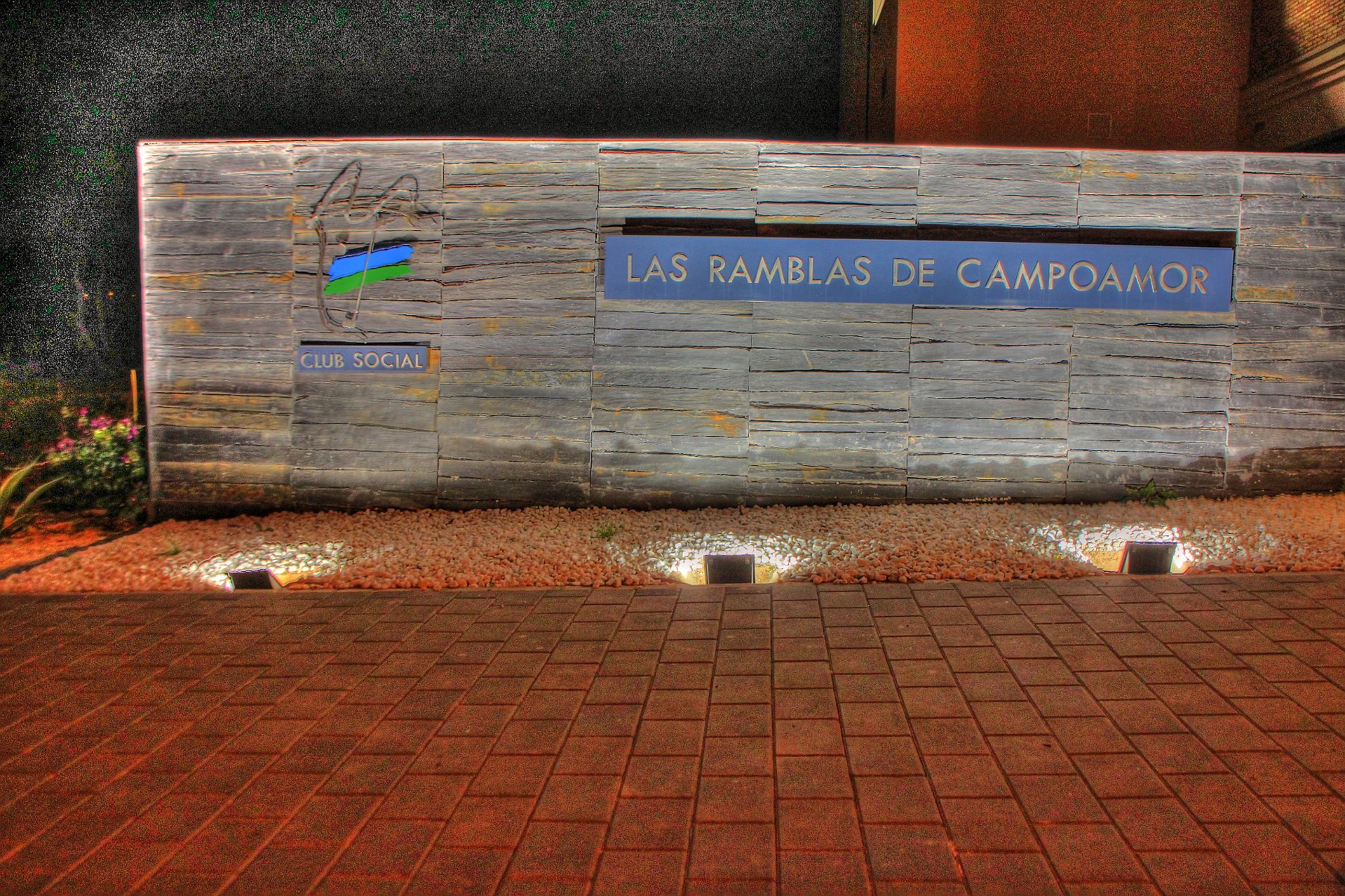 IMG_8588_6_7_tonemapped.jpg
