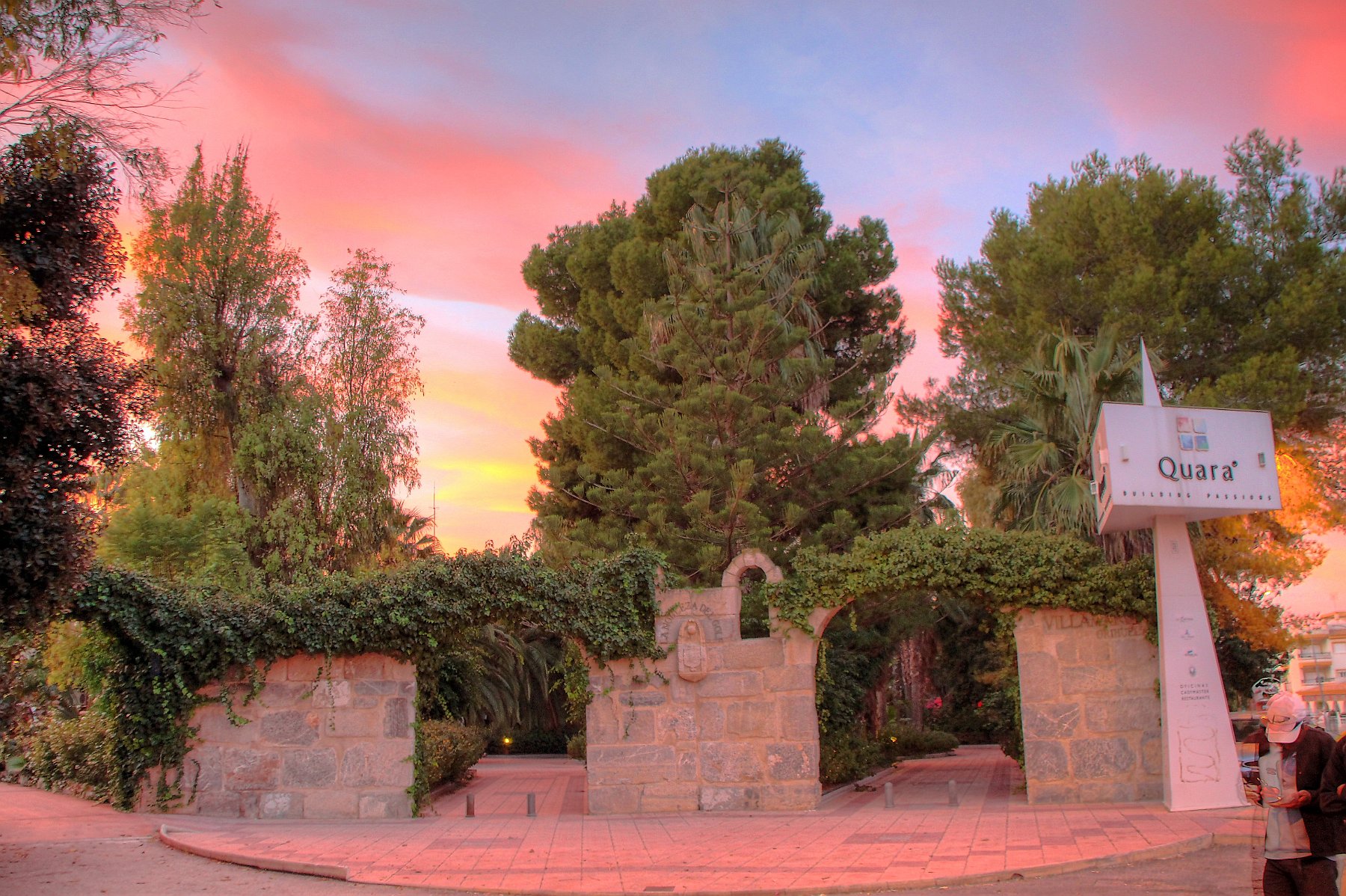 IMG_8690_88_89_tonemapped.jpg